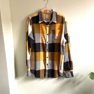 Burton Dryride snowboarding button down flannel shirt. Size L